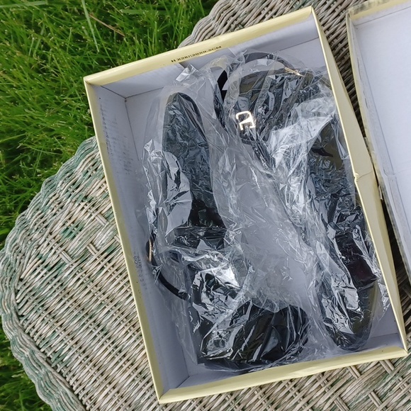 New in Box Velvet Black Flats - Picture 4 of 7